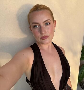 Amelia Dimoldenberg