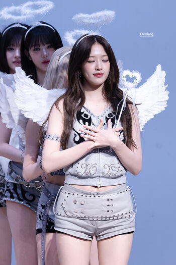 An Yujin 안유진 |