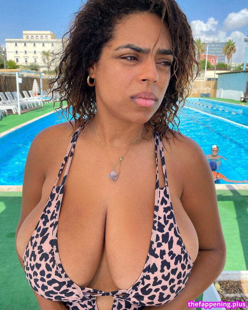 BBC Dildo Solos / Riding / Stroking / Sucking / etc. / https: / lyssaoficiall / talitasilvx Naakte OnlyFans Foto #358