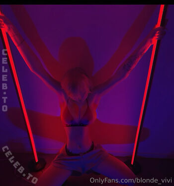 blonde_vivi