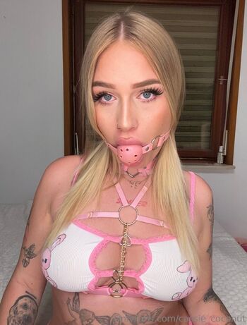 cassie_coconut_