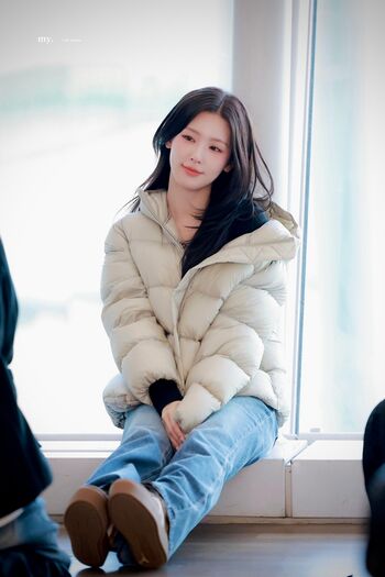 Cho Mi-yeon (Miyeon) - i-dle [(G)I-dle]