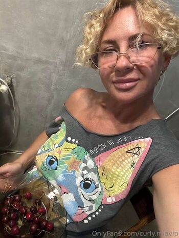 curly.miavip
