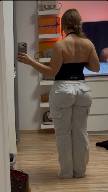 German gym Pawg L0e11e.Kemery