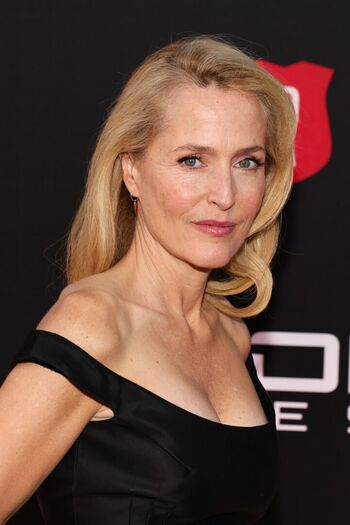 Gillian Anderson