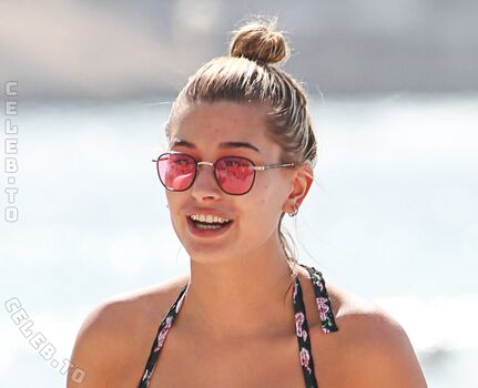 Hailey Bieber