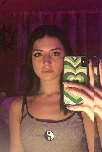 hollyjustwantst0