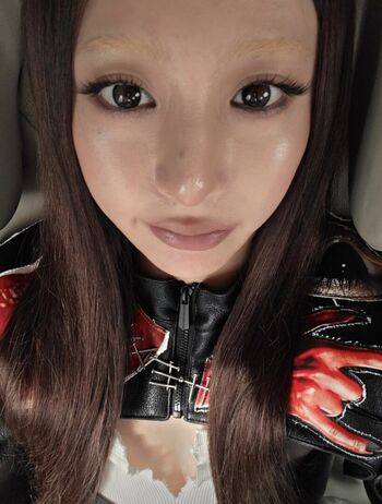 Huh Yunjin 허윤진