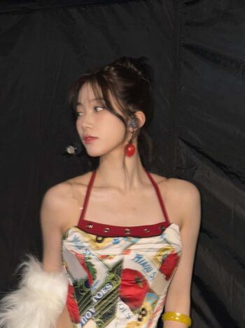 Kazuha Nakamura 中村 一葉 | LESSERAFIM