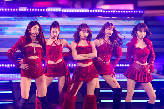 Kazuha Nakamura 中村 一葉 | LESSERAFIM