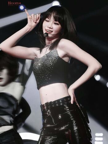 Kim Chaewon 김채원 [Le Sserafim]