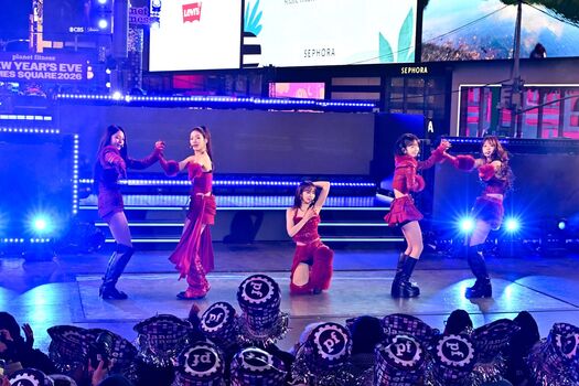 Kim Chaewon 김채원 [Le Sserafim]