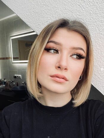 laura.kbr