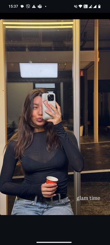 Lois Delinyah Kruiswegt