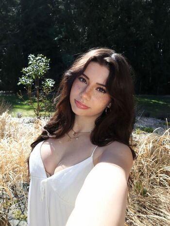 Mikayla Campinos