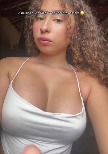 Nicolly Scobar
