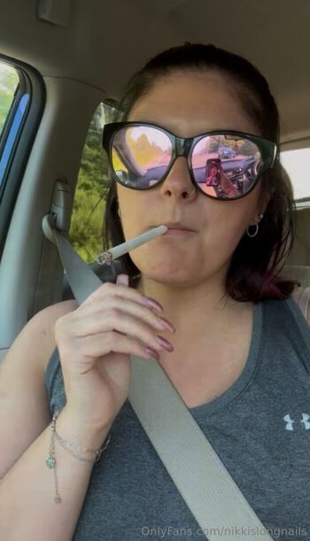 nikkislongnailsfree