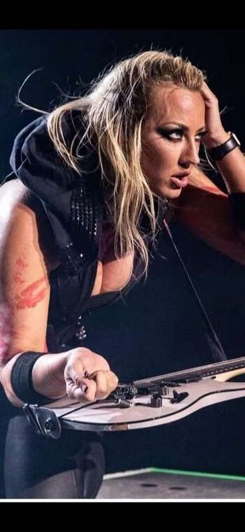 Nita Strauss