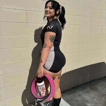 Strong AND Curvy Women
