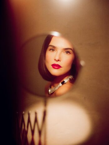 Zoey Deutch